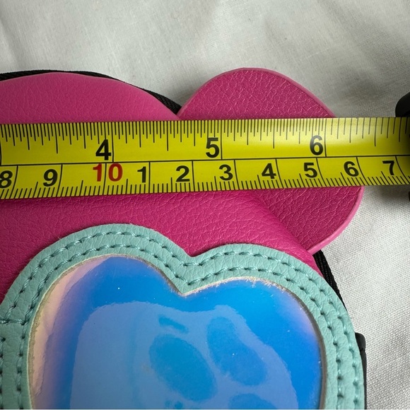 Betsey Johnson Wristlet Bear with Heart Sunglasses New - Picture 2 of 3